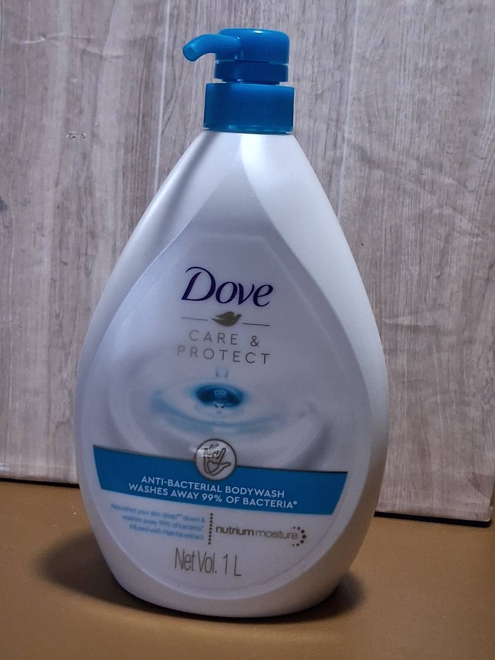Dove Care & Protect Anti-Bacterial Bodywash - Blue/White